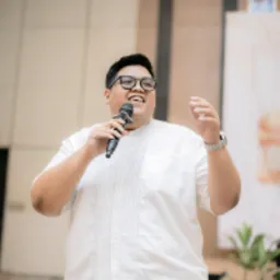 Wisnu Gilang Ramadhan, Marketplace Consultant